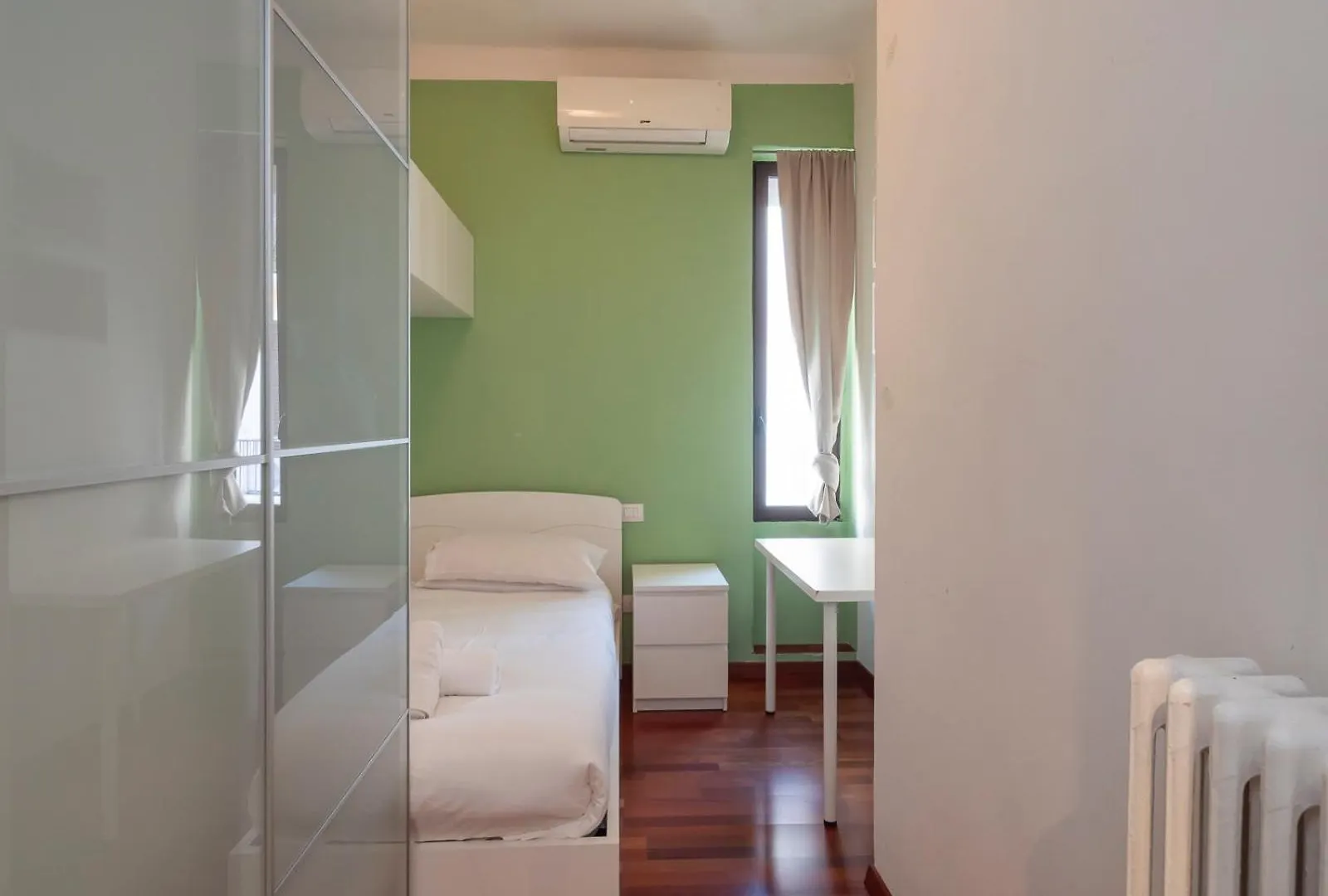 Luxury Apartment - Lodi 114 Milan 0*,  Italy